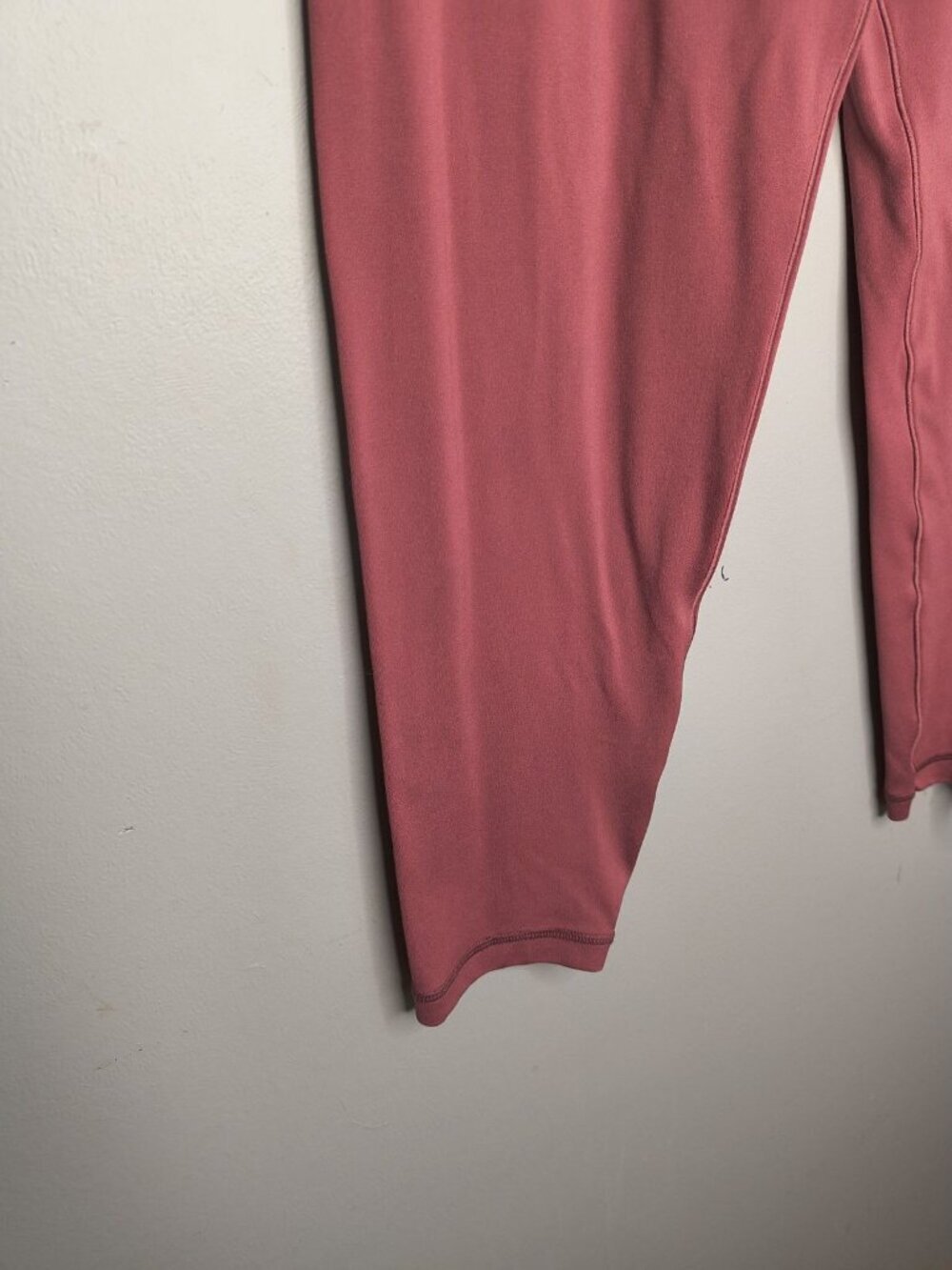 Offline By Aerie Crossover Real Me 7/8 High Rise Size Large Red Leggings - Picture 2 of 13